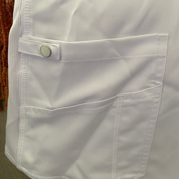 Women's Kerri V-Neck Shirttail Solid Scrub Top - Picture 6 of 6